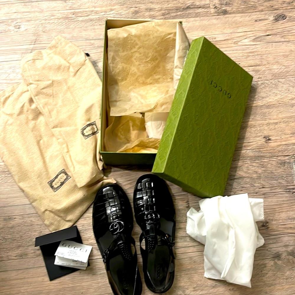 Gucci Shiny Ruber Sandals